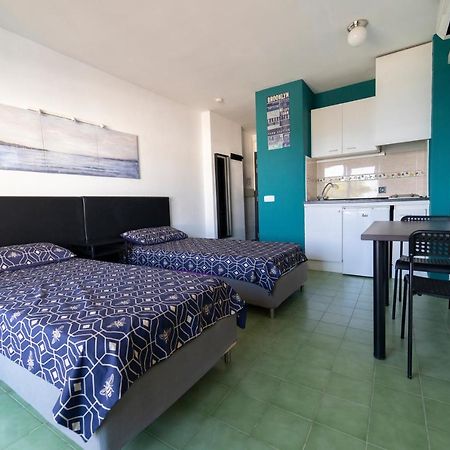 מגאלוף Coconut Apartments - Adults Only מראה חיצוני תמונה