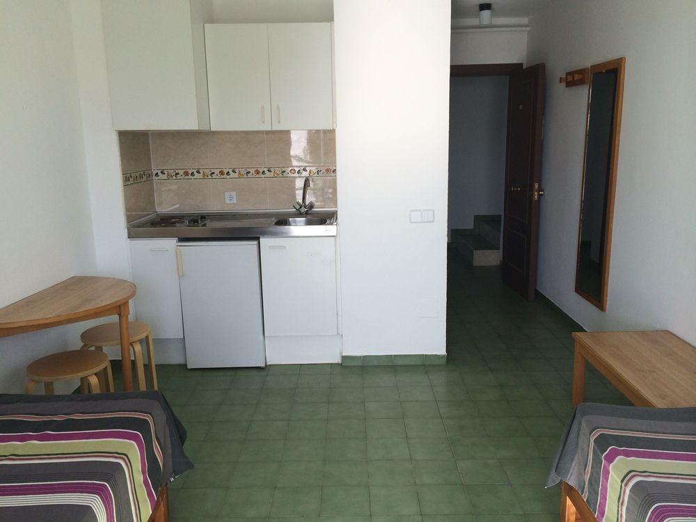 מגאלוף Coconut Apartments - Adults Only מראה חיצוני תמונה